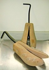Wooden Shoe Stretchers Women's Large Pair Shaper Size 8B to 11A