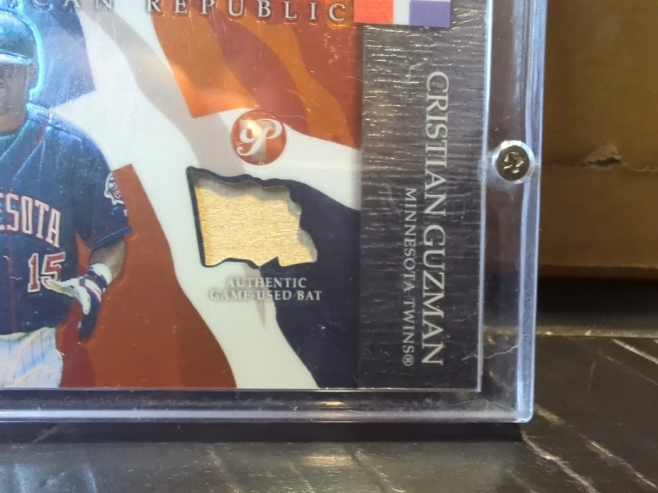 2003 Topps Pristine Borders Relics Refractors #CG Juego Cristian Guzmán Bate Usado Foto 3 de 4