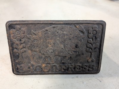 1978 Vintage Taylor & NG Bacon Press Cast Iron Pig/Flowers Wood Handle