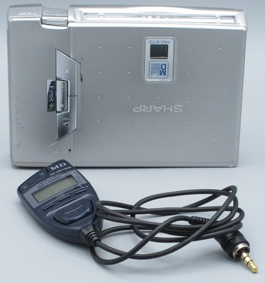 Sharp MD-S70H Tragbarer MiniDisc-Player Silber inklusive Fernbedienung AD-SS70RM