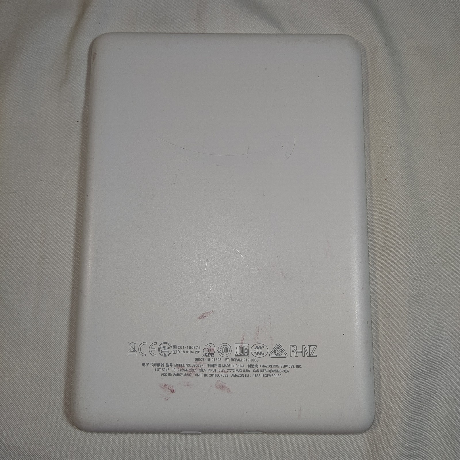 Amazon Kindle 10th Gen J9G29R. Turns On. READ