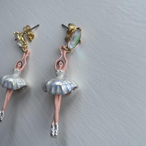 Les Nereids stud ballerina earrings. 24k Gold Plated. - Picture 4 of 5