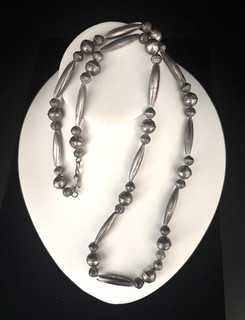 Vintage Native American "Navajo Pearl" Sterling Silver Beaded Necklace 33.7 gram
