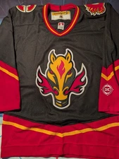 NHL Koho Calgary Flames Blasty Alt Hockey Jersey, Size M, MiC