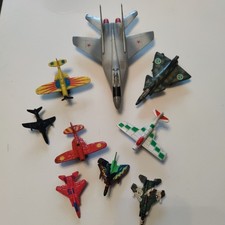 Air Force Chinese & US aeroplanes used toys unbranded