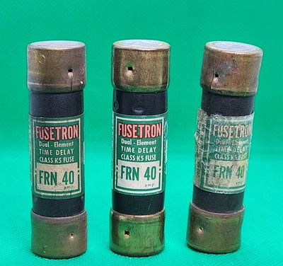 Lot of 3 - FUSETRON FRN-40 250V 40A DUAL ELEMENT TIME-DELAY FUSE [2WS1-2]