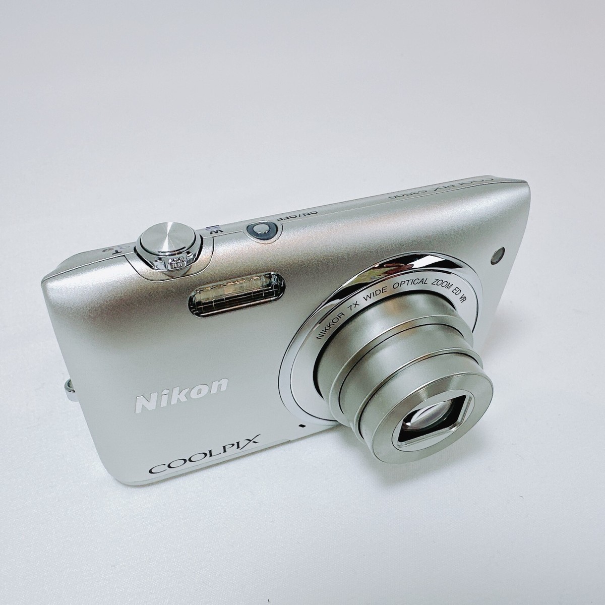 Nikon COOLPIX S3500 silver Compact Digital Camera | eBay Nikon COOLPIX S3500 silver Compact Digital Camera | eBay