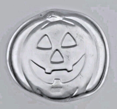 Wilton Halloween Jack O Lantern Pumpkin 1995 Cake Pan Mold 11.5'' L x 12.5'' W