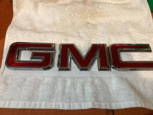13” OEM Front Grille Emblem GMC GMT 177 Broken See Pictures Used - Picture 1 of 6