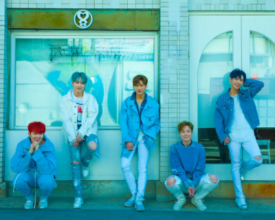 B.I.G [HELLO HELLO] 6th Single Album CD+Photo Book+Photo Card BIG