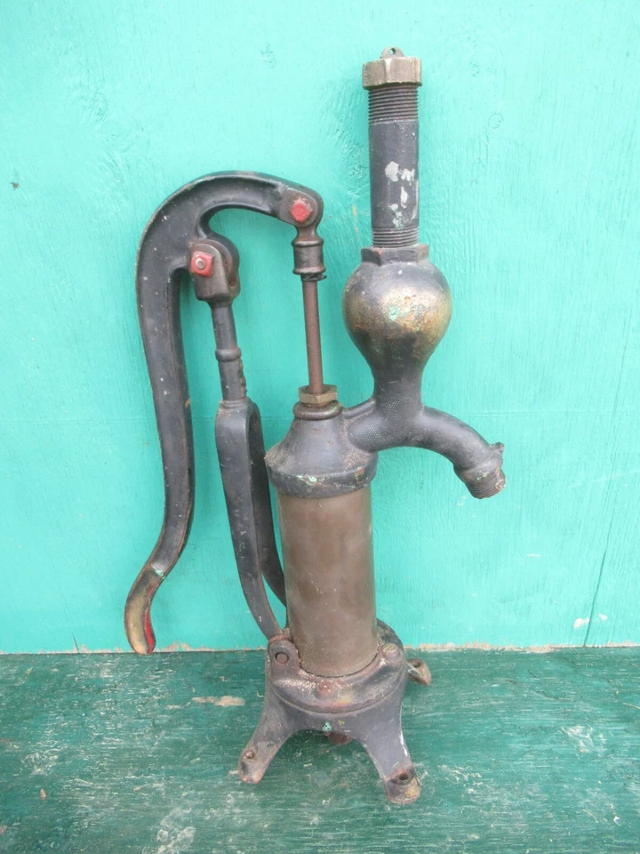 LINDO VELHO Ferro Fundido Mão CILINDRO DE LATÃO BOMBA DE ÁGUA VERDE Cor 20" de Altura - Imagem 4 de 4