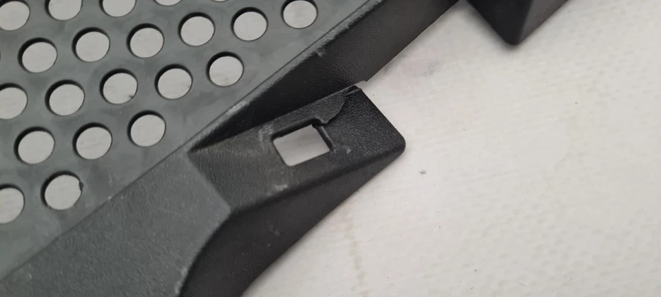 Cubierta limpiaparabrisas delantera derecha VW Tiguan 5NB819404 Foto 3 de 4