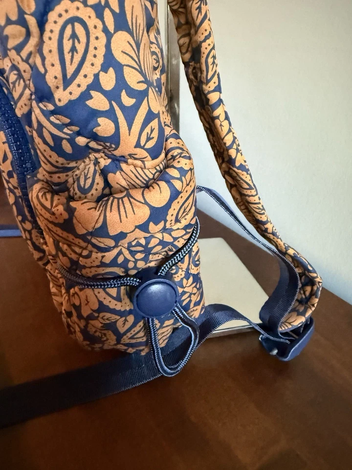 NUEVO CON ETIQUETAS VERA BRADLEY Mochila Banbury Pequeña Montaje Loto Necana Tostada Foto 3 de 4