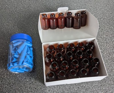 Nasenspray Gläser Gläschen mit Kappen für Basteln Kunstprojekt alles sauber TOP