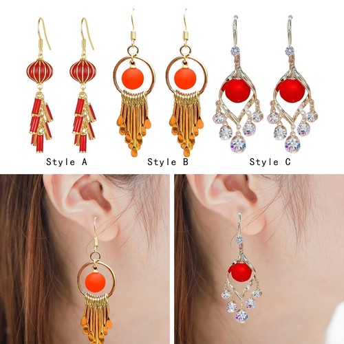 Boucles D'oreilles Anciennes – Signe Chinois Beige, Fermoir à Vis, Métal Argenté – Réf. H3 – Occasion Vintage