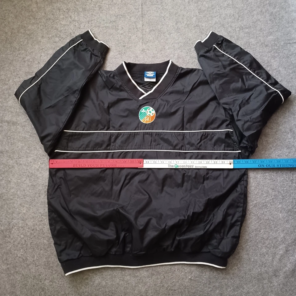 Vtg Umbro Windbreaker Mens L Black Ireland Soccer Team Pullover V Neck 2003 Y2K - Image 4 of 4