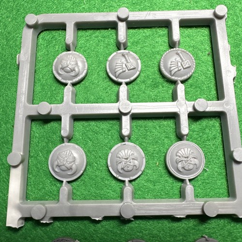 Warhammer Dwarf Dwarves Warrior Shield Bits Shields Games workshop Citadel GW 🟢 - Picture 2 of 5