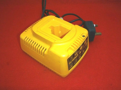 Dewalt DE9130,Battery Charger, 18v. 30 