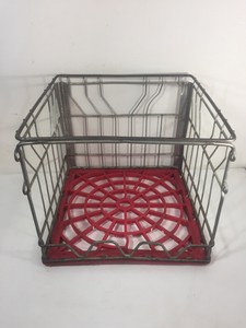 plastic crate bottom