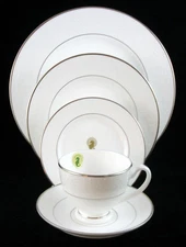 Waterford China Barons Court 5 Piece Place Setting