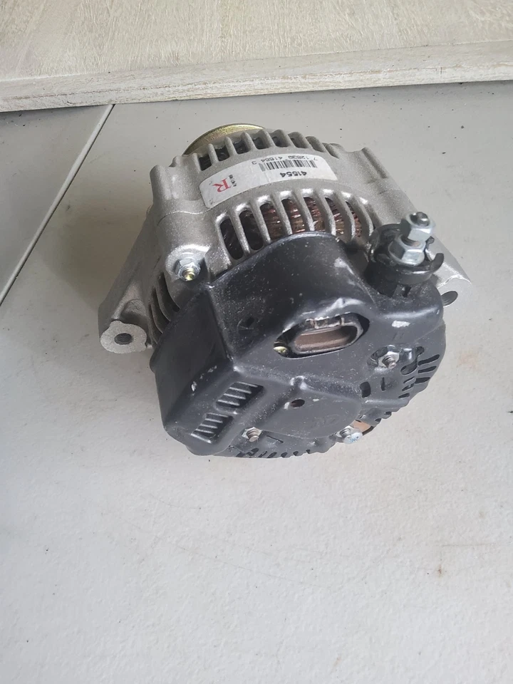 Alternador Toyota Land Cruiser FZJ80 no usado Foto 2 de 4