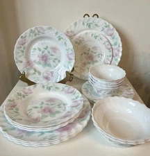 18 Pcs Arcopal Florentine Pattern Dinnerware Set For 4 France