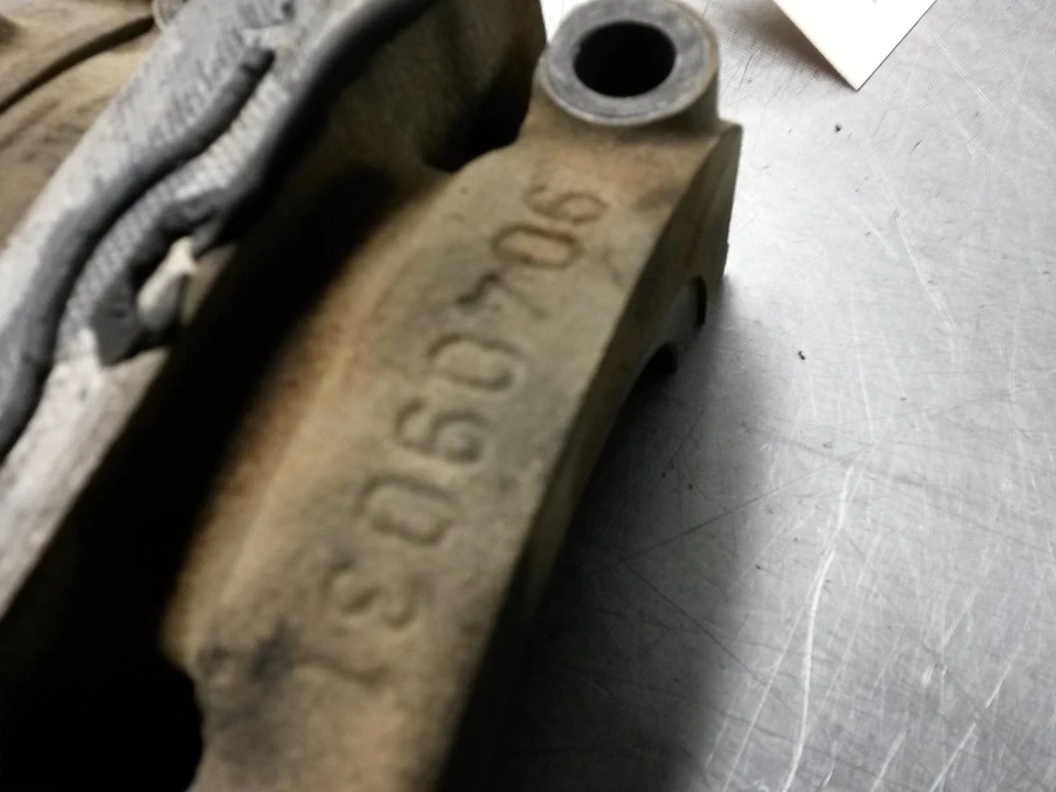 Engine Block Main Caps For 01-03 Saturn L300  3.0 90409031 - Image 2 of 4