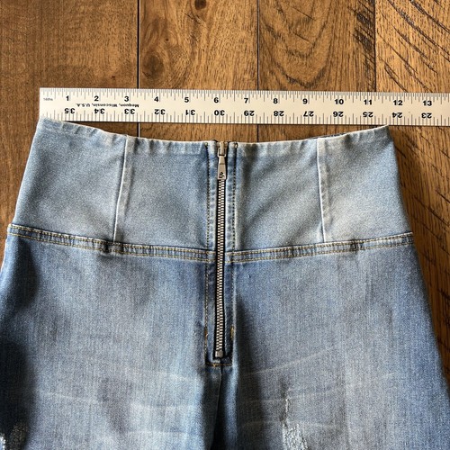 Freddy WR.UP Shorts High Waisted Booty Lift Denim Women’s XS Distressed Stretch - Picture 10 of 13