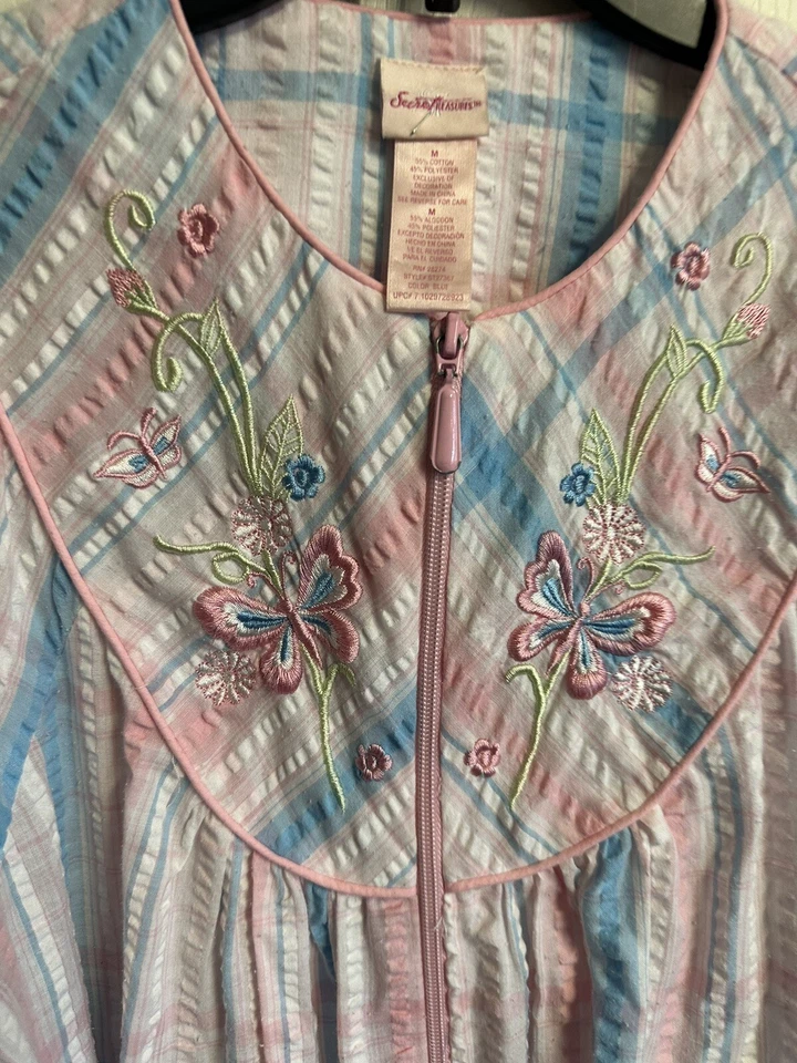 Vestido Mariposa Años 90 80 Casa Vestido Bata Rosa Seersucker Manga Corta Cremallera Floral Foto 2 de 4