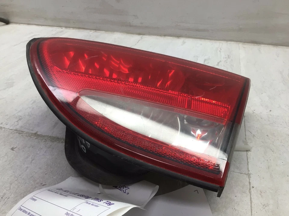 Conjunto de lámpara trasera derecha Oldsmobile Alero 1999-2004 GM 22642086 Foto 3 de 4