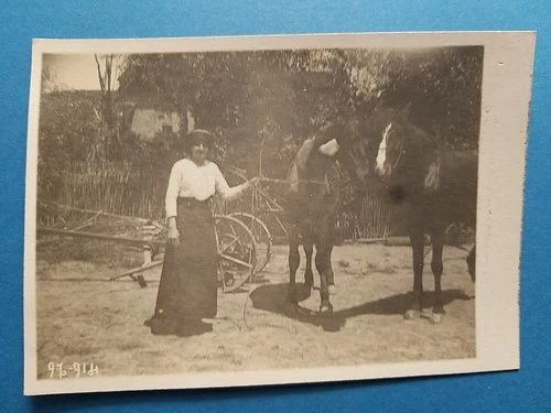 Mezzano (Parma). Antique and Rare Photo Postcard (1914). Woman with horses.