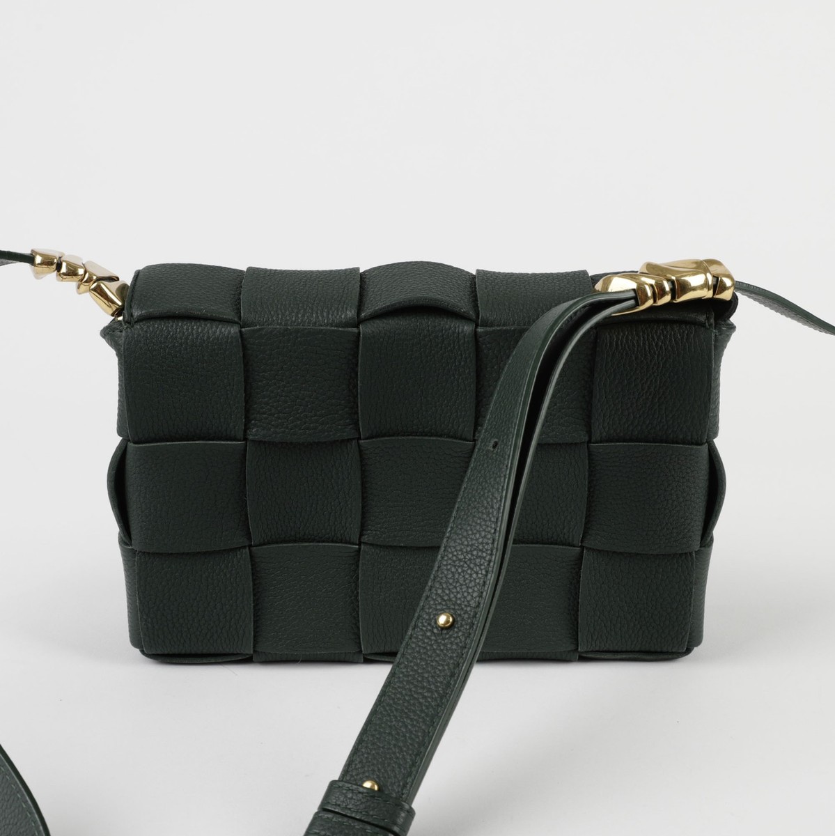 ★BOTTEGA VENETA INTRECCIATO CROSSBODY BAG Bottega Veneta Intrecciato Cassette Shoulder Crossbody Bag