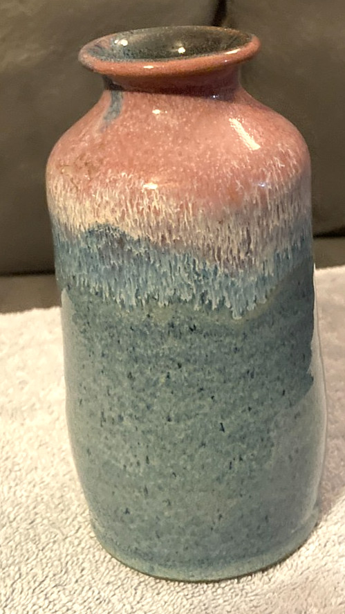 VTG Artisan Pottery Vase-Hand Crafted/Signed BR- Color Shades Pink to Teal-EUC