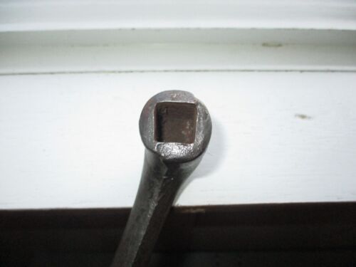 Vintage Cast Iron Wood Burning Stove Ash Grate Handle Crank : 1/2" SQUARE END - Picture 3 of 10