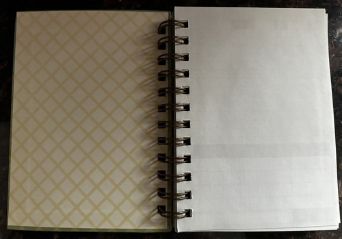 GOLF SCORE LOG BOOK & JOURNAL: GOLF SCORE KEEPER BOOK, GOLF CLUB, UNUSED - Picture 3 of 7