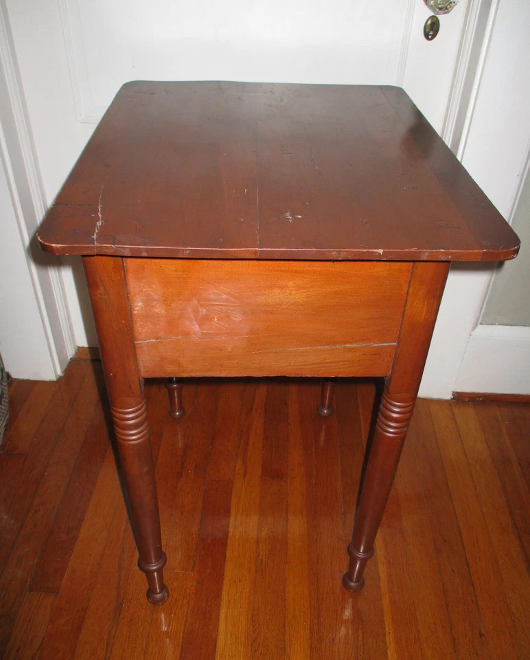 Primitiva mesa auxiliar de cerezo antigua granja siglo XIX SHERATON CAJÓN COLA MILANO Foto 3 de 4