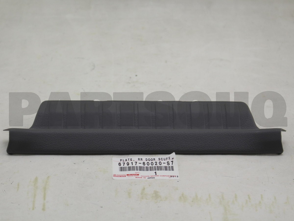 の 6791760020S7 Genuine Toyota PLATE, REAR DOOR SCUFF, RH/LH