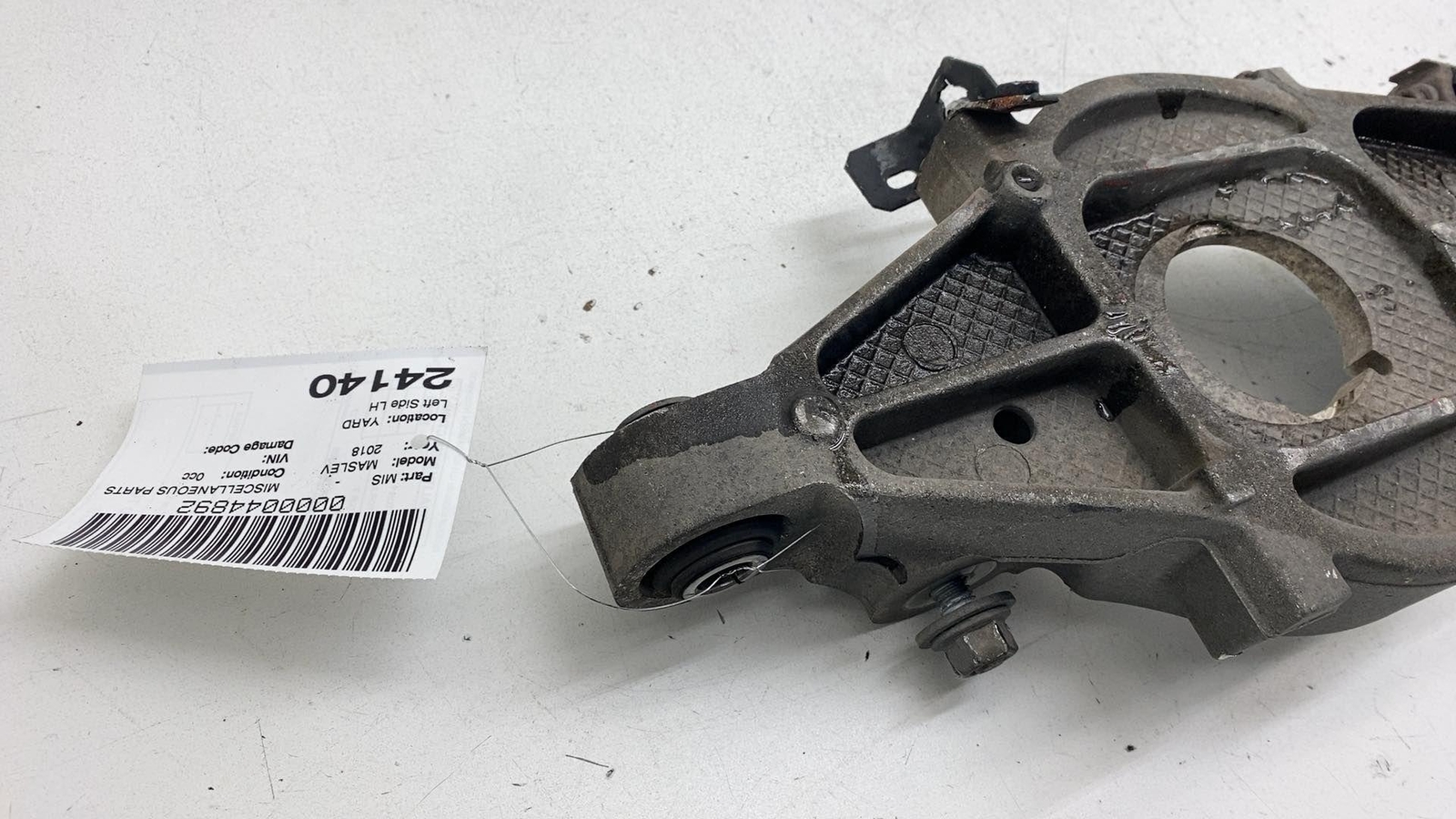 ⭕2017-2020 Maserati Levante Rear Left Driver Side Lower Control Arm Spring Perch