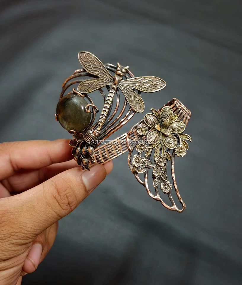 Brazalete ajustable envuelto en alambre gema de labradorita de fuego hecho a mano joyería de cobre Foto 3 de 4