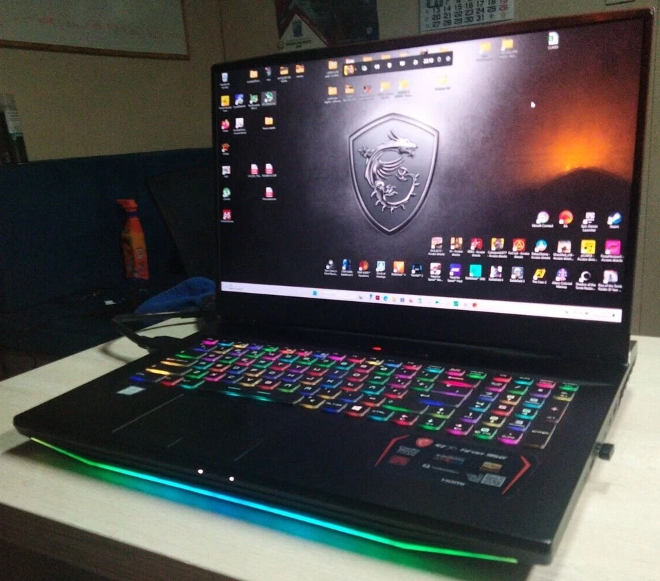 MSI Titan GT76 9SG 4k 60 hZ RTX2080 200W 2TB SSD + EUROCOM POWER ADAPTER 780W - Imagen 2 de 4