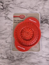 Betty Crocker Essentials - Red Plastic Can Strainer (92913) Brand New