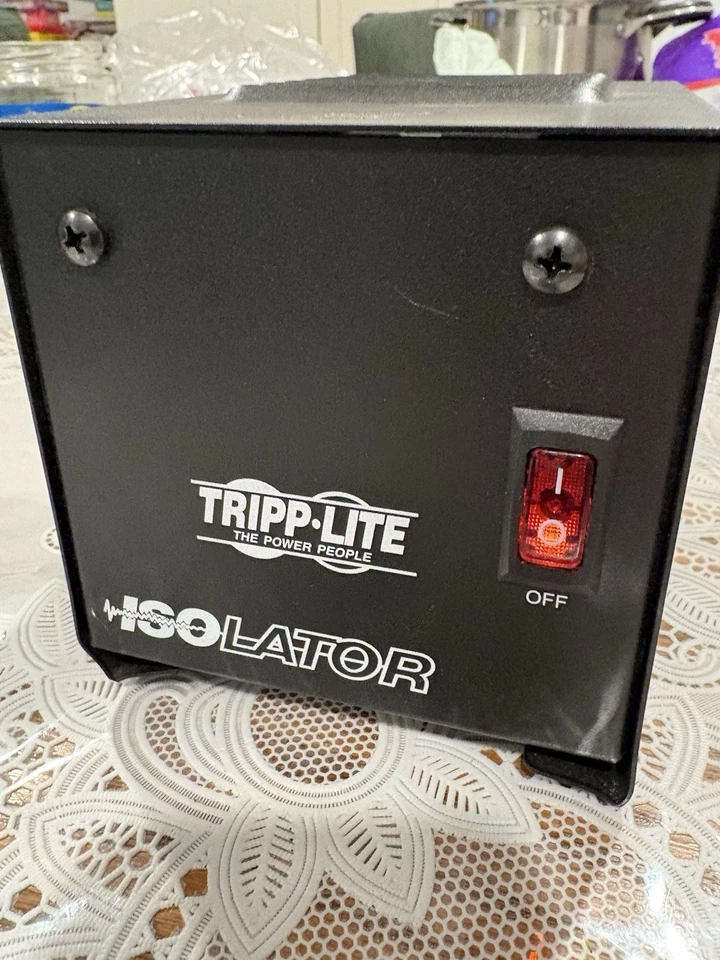 Трансформатор изоляции Tripp Lite IS250 250 Вт 120 В | 2 розетки - Изображение 4 из 4