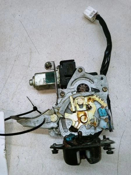 2004-2014 NISSAN ARMADA TAILGATE LIFTGATE MOTOR ACTUATOR OEM Tested - Image 4 of 4