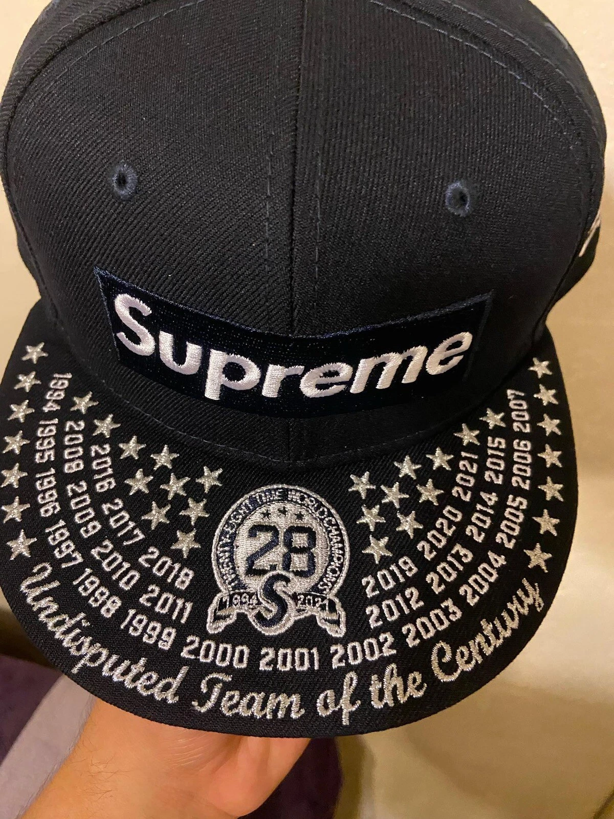 Supreme Indiscuted Box Logo Nouvelle Ère Chapeau Ajusté Bleu Marine 7 1/8 Neuf avec étiquettes
