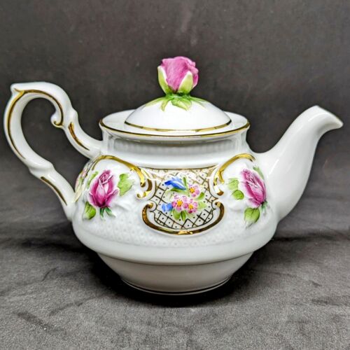 Tea For One Teapot Teacup Porcelain by Heirloom Lace Ltd. Romania Artist Signed - Picture 3 of 15