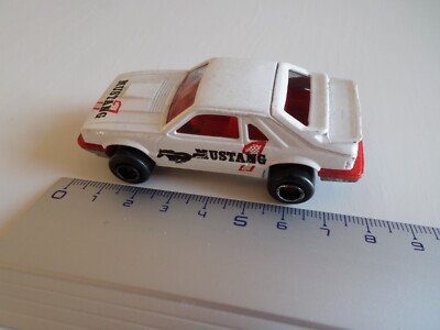 Modèle Réduit Ford Escort Rallye Majorette – échelle 1:55, Couleur Jaune, Occasion, Pour Collection Ou Jouet