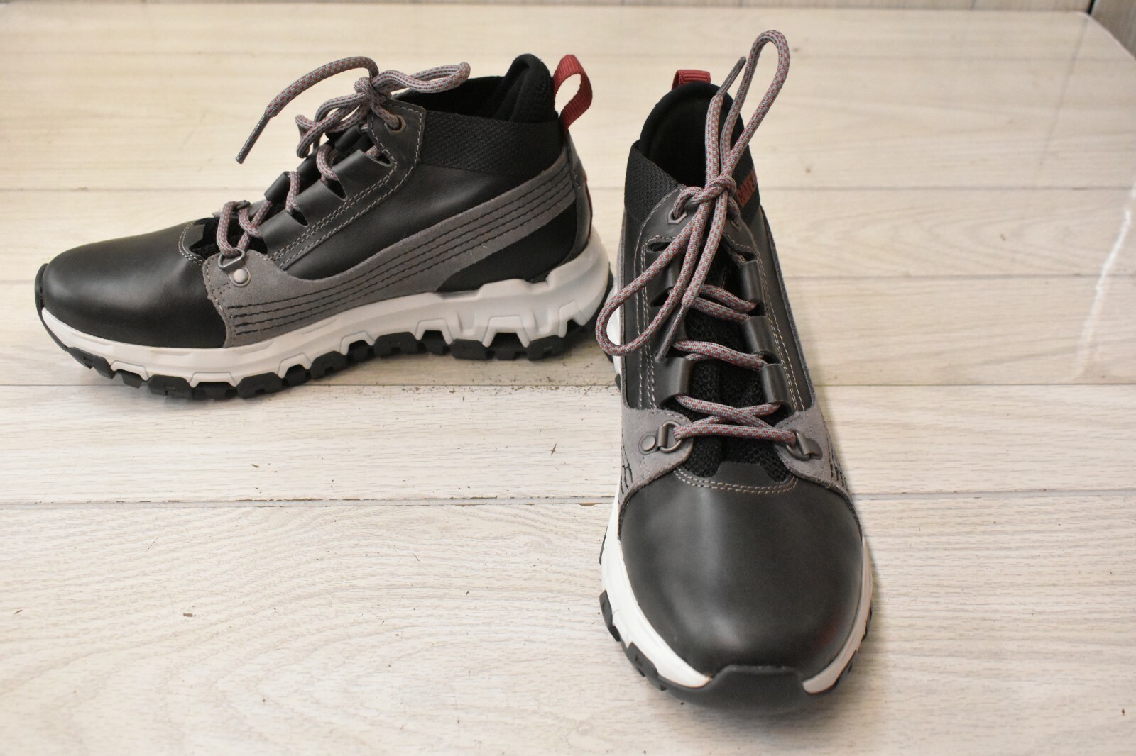 Caterpillar Men's Urban Tracks Hiker Medium Charcoal, Size 7.5M