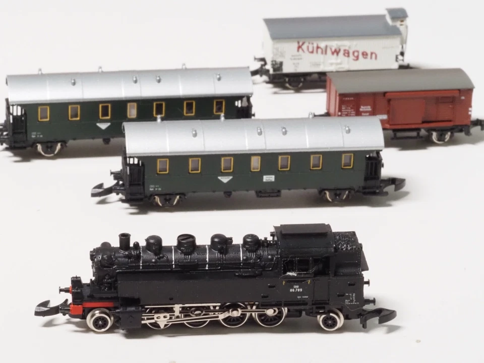 81417 Marklin Z-scale Austrian passenger train set ÖBB 5 Pole  Locomotive, READ - Image 3 of 4