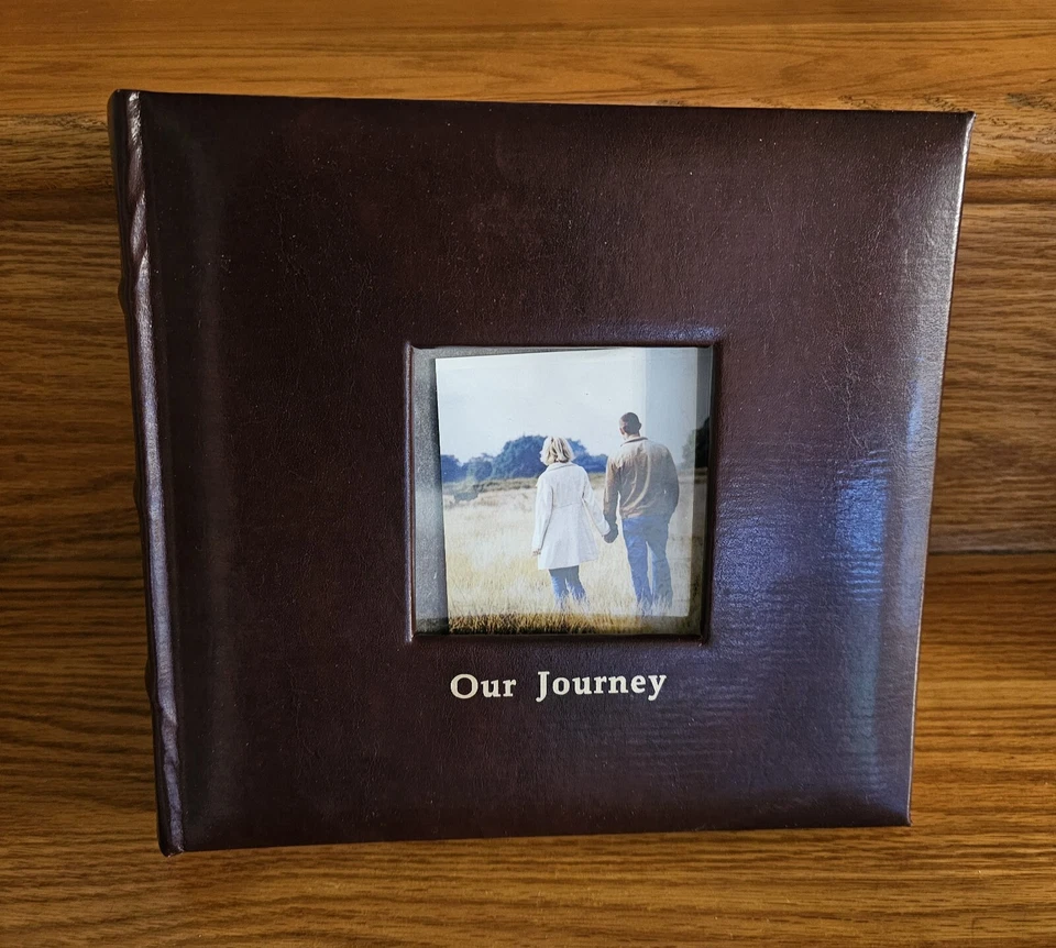 Álbum de fotos Our Journey Burgany Leatherlike 100 4x6" mangas 9x8,5x2" libro en caja Foto 2 de 4