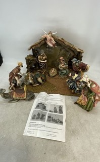 Grandeur Noel N0238A 1 Collectors Edition Porcelain Figures Nativity Set